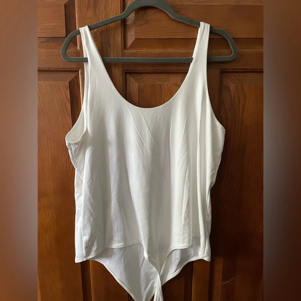 Abercrombie & Fitch White Sleeveless bodysuit. - Picture 3 of 3